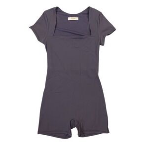 Qinsen Gray Athletic Romper Square Neck Short Sleeve Stretch Bodysuit Medium